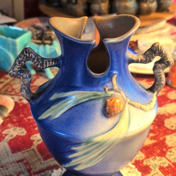 💥SOLD💥Roseville Pinecone Pottery Large Vase - Picture 10 of 10